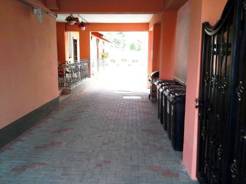 Hostal Adria Penzi�n