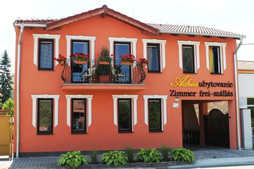 Hostal Adria Penzi�n
