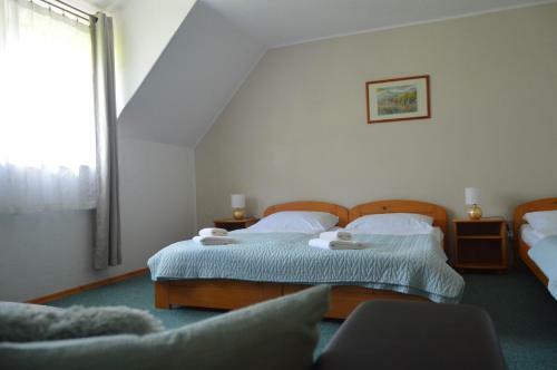 Hotel Motel Gomb�?
