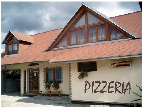 Hostal Penzi�n Po?ana