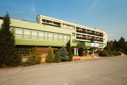 Dam Hotel