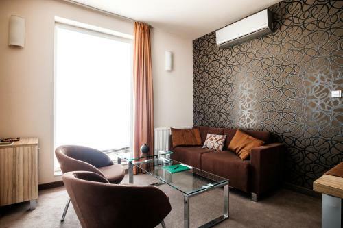 Hotel Deluxe
