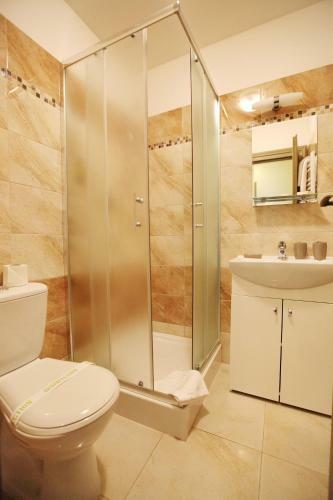 Hostal Kalv�n Restaurant & Pension
