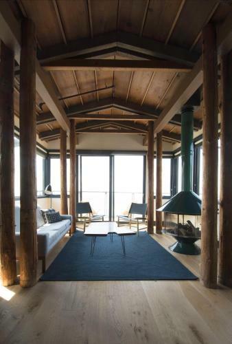 Posada Timber Cove Inn