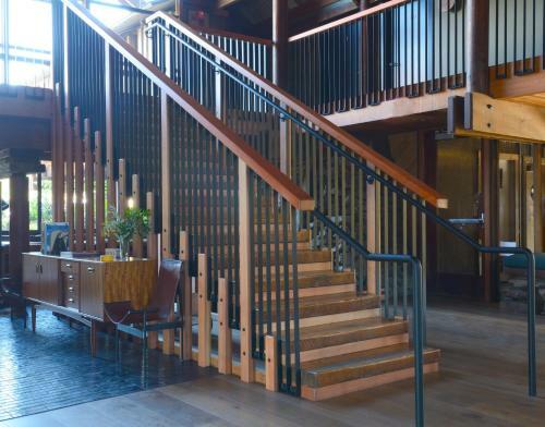 Posada Timber Cove Inn