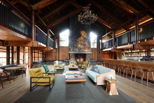 Posada Timber Cove Inn
