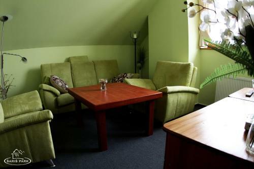 Hotel Penzion Saris Park