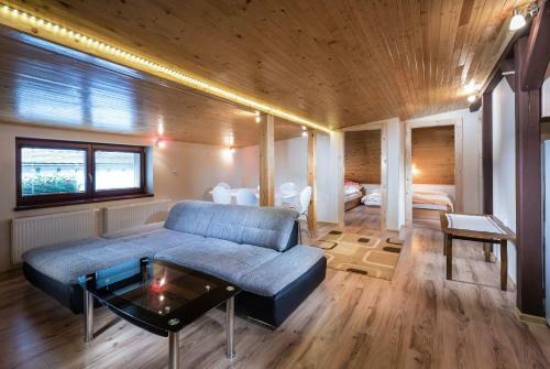 M�ria Ki?�kov� Tatry Mks