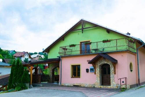 Hostal Penzi�n A Pizz�ria U ?ujana