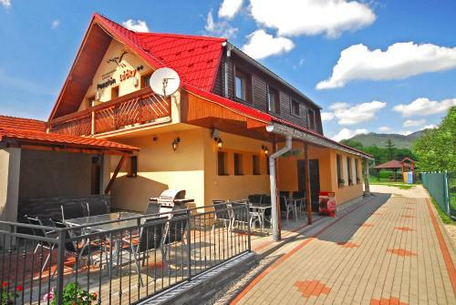 Hostal Penzi�n L�?ky