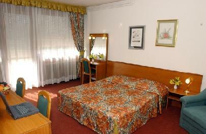 Hotel I