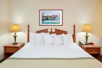 Motel Baymont Inn & Suites - Ozark