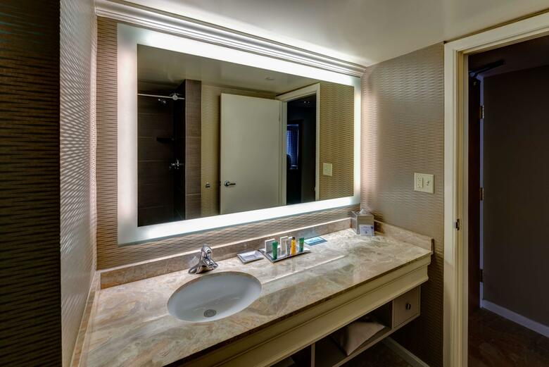Hotel Doubletree By Hilton Akron Fairlawn