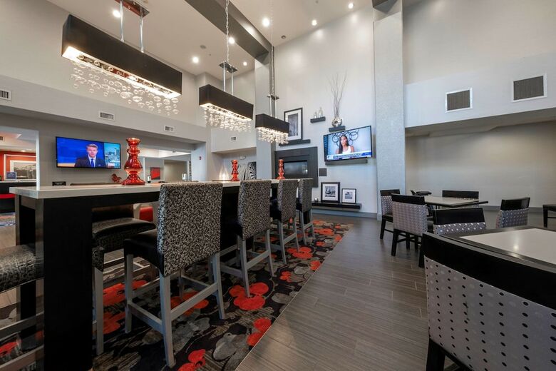 Hotel Hampton Inn & Suites Dupont