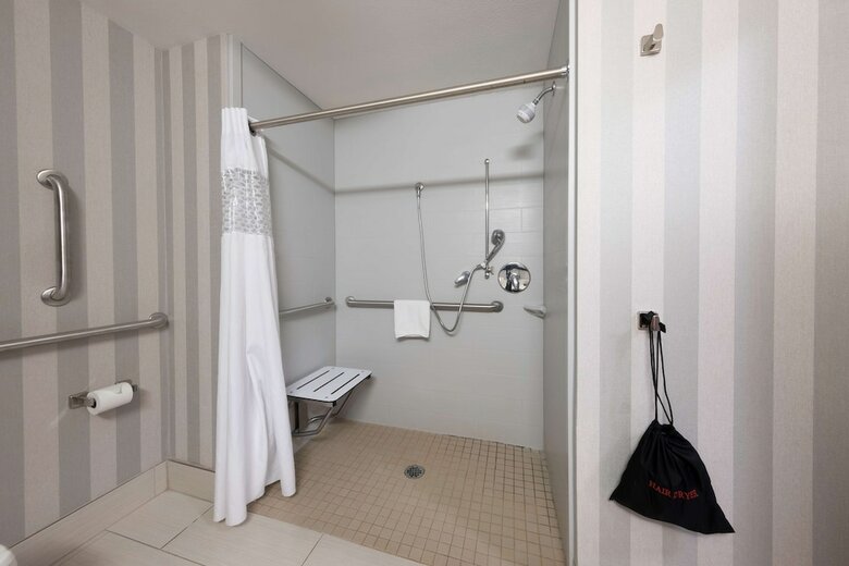 Hotel Hampton Inn & Suites Dupont