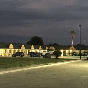Motel Hondo Executive Inn
