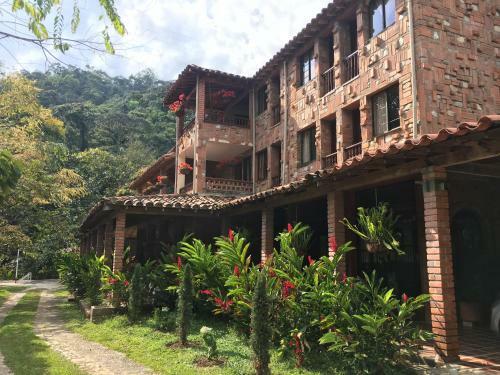 Hotel Campestre La Cascada