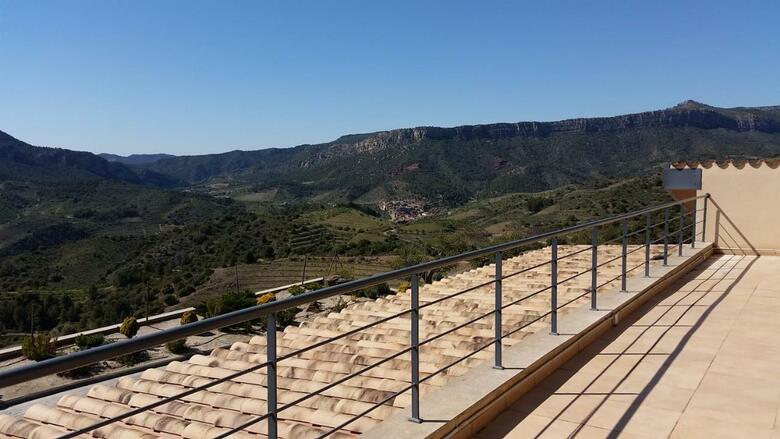 Hotel-celler Buil & Gine