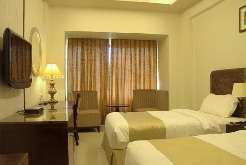 Hotel Pramod Convention & Club Resort