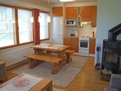 Holiday Home Karhunvartijan Pirtti B2