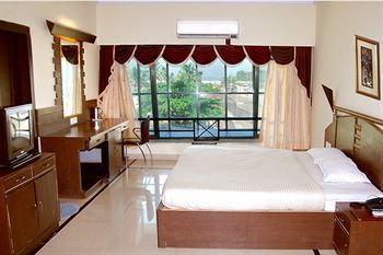 Hotel Silver Sands Beach Resort