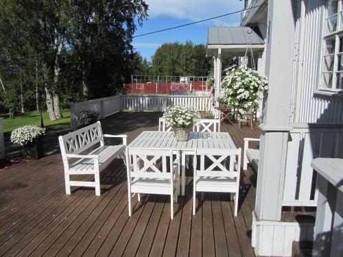 Hotelli Huiskankorpi / Aseman Majatalo