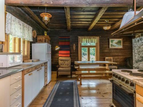 Holiday Home Rauhalinna