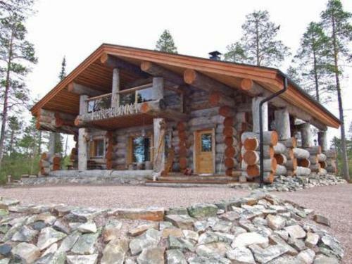 Holiday Home Karhulinna