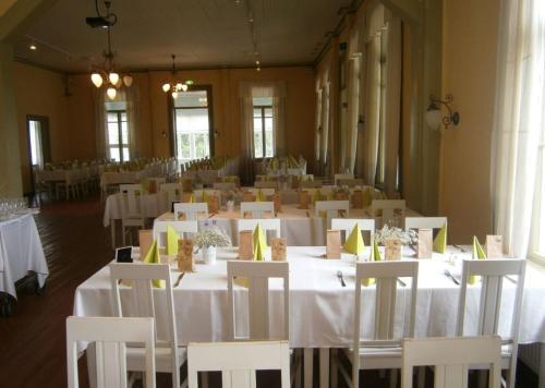 Runni Manor Country House Hotel