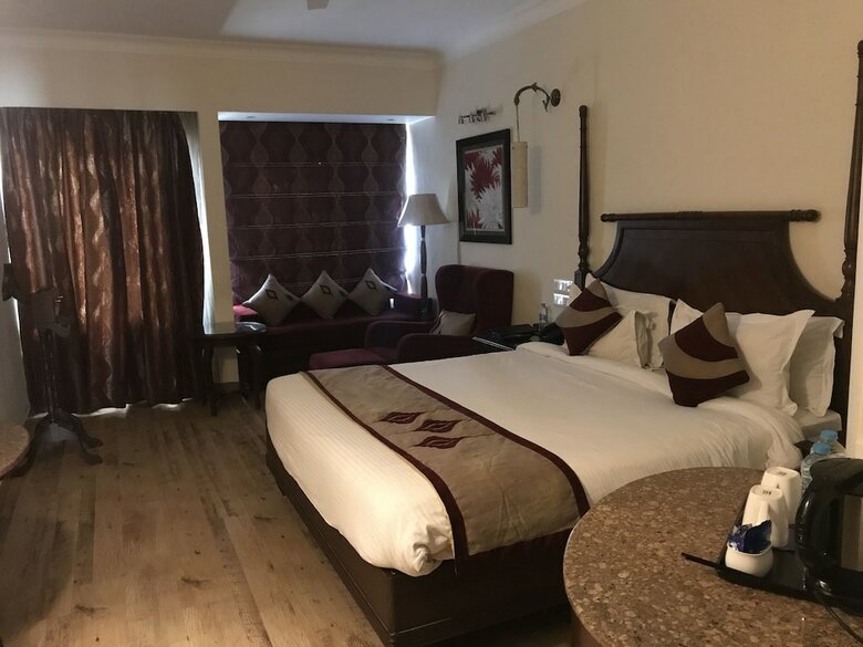 Hotel Royal Orchid Fort Resort