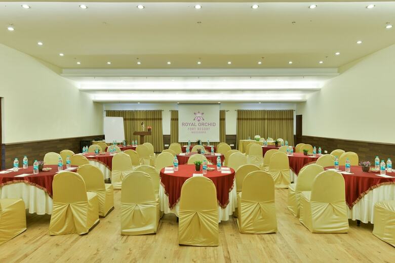 Hotel Royal Orchid Fort Resort