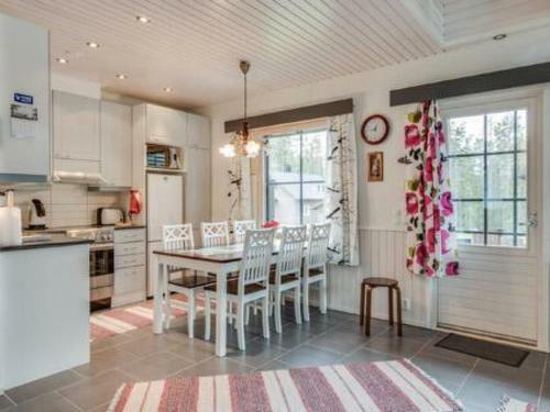 Holiday Home Kes�rinne 1