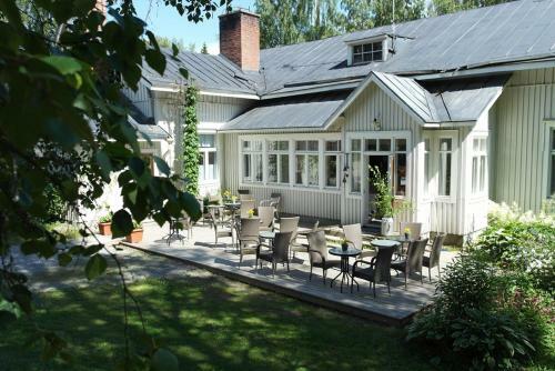 Bed & Breakfast Varjola Holiday Center