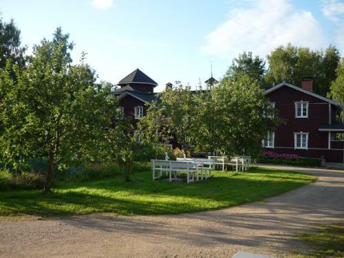 Bed & Breakfast Peltolan Luomutila