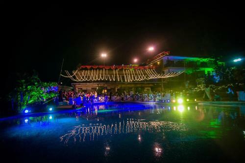 Hotel Upper Deck Resort