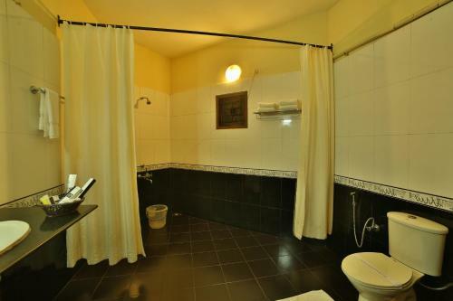 Hotel Deshadan Cliff & Beach Resort,varkala