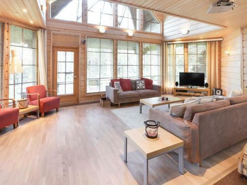Holiday Home Yll�skyr�