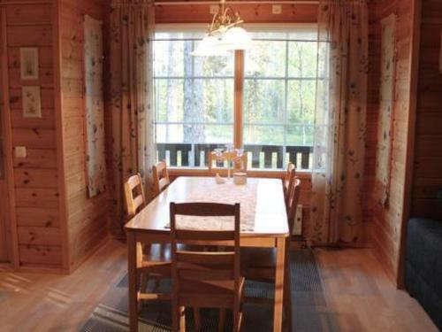 Holiday Home Tunturihuhta 2
