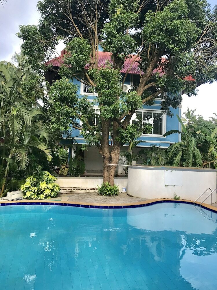 1265 Crescent Villa