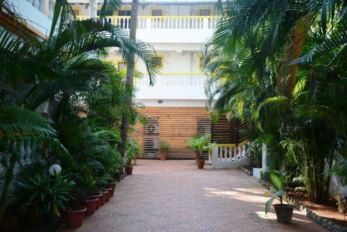Hotel Silver Sands Sunshine - Angaara