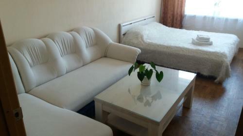 Apartment On Charviakova Marmartotel
