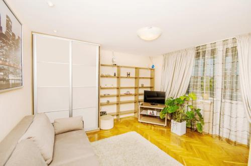 Molnar Apartments Nemiga 12