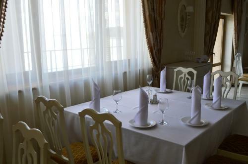 Riviera Club Hotel