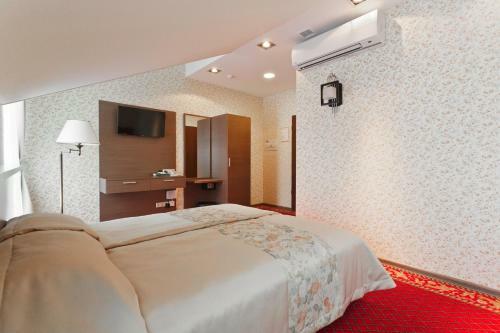 Hotel Drozdy Club