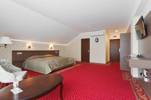 Hotel Drozdy Club