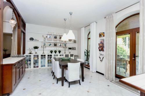 Hostal Villa Iconic Garden