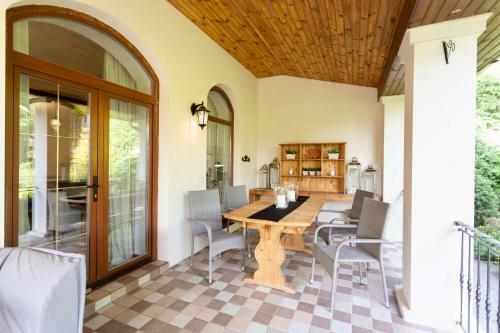 Hostal Villa Iconic Garden