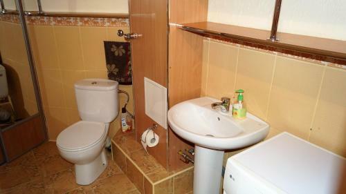 Apartment On Lazarenki 33