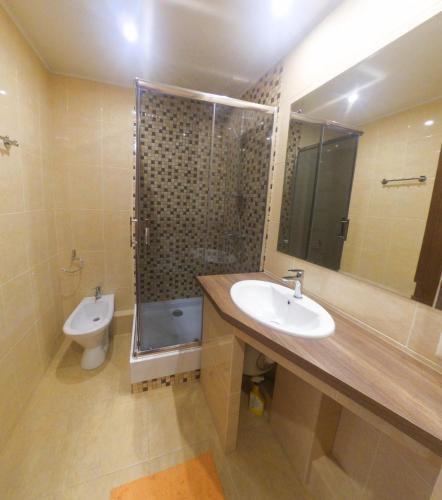 Apartments On Chkalova 28