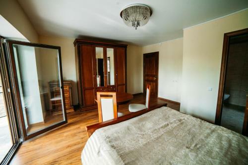 Agroturismo Ezera Park Hotel